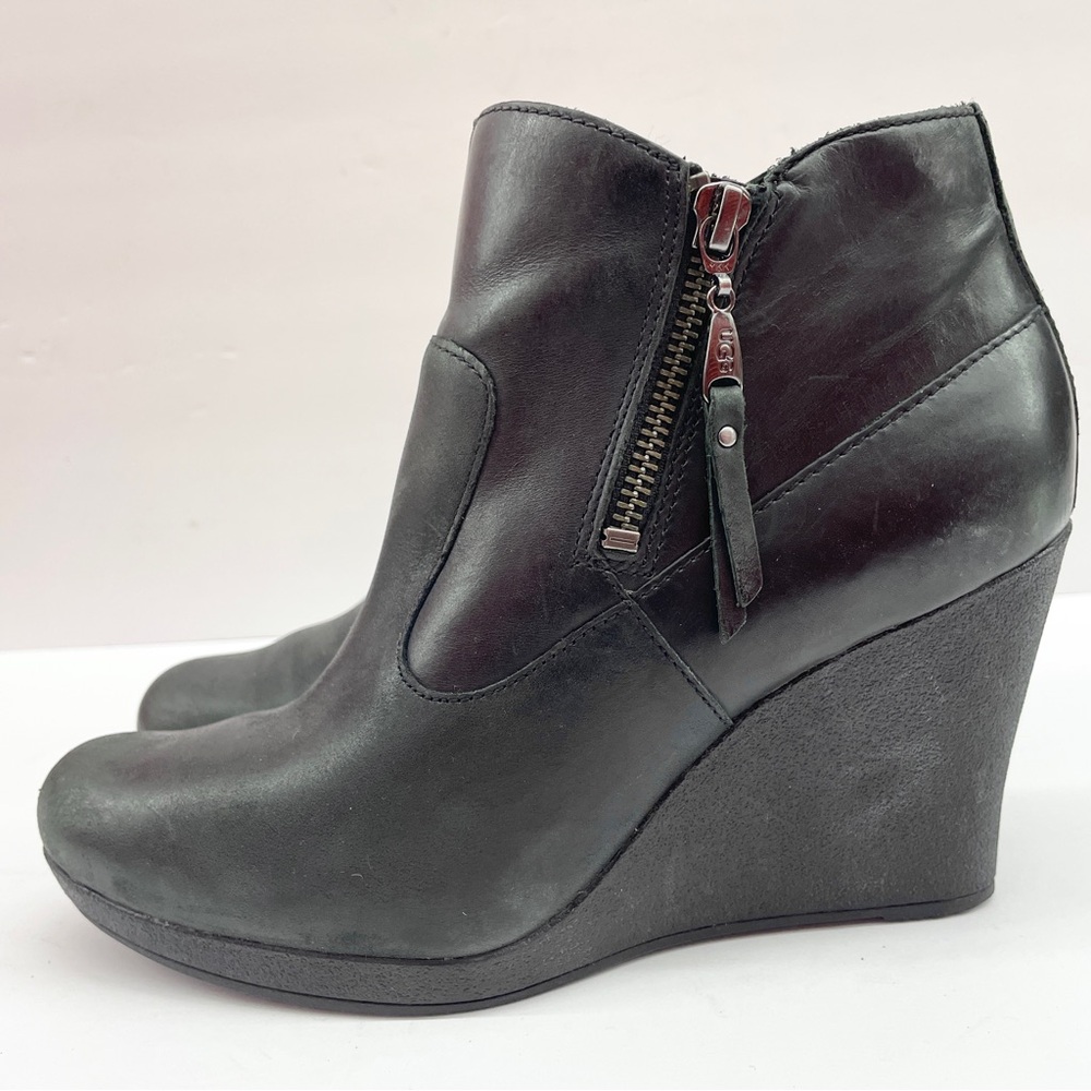 UGG Australia Meredith Wedge Ankle Boot Women 8 Black Leather Bootie Street Chic
